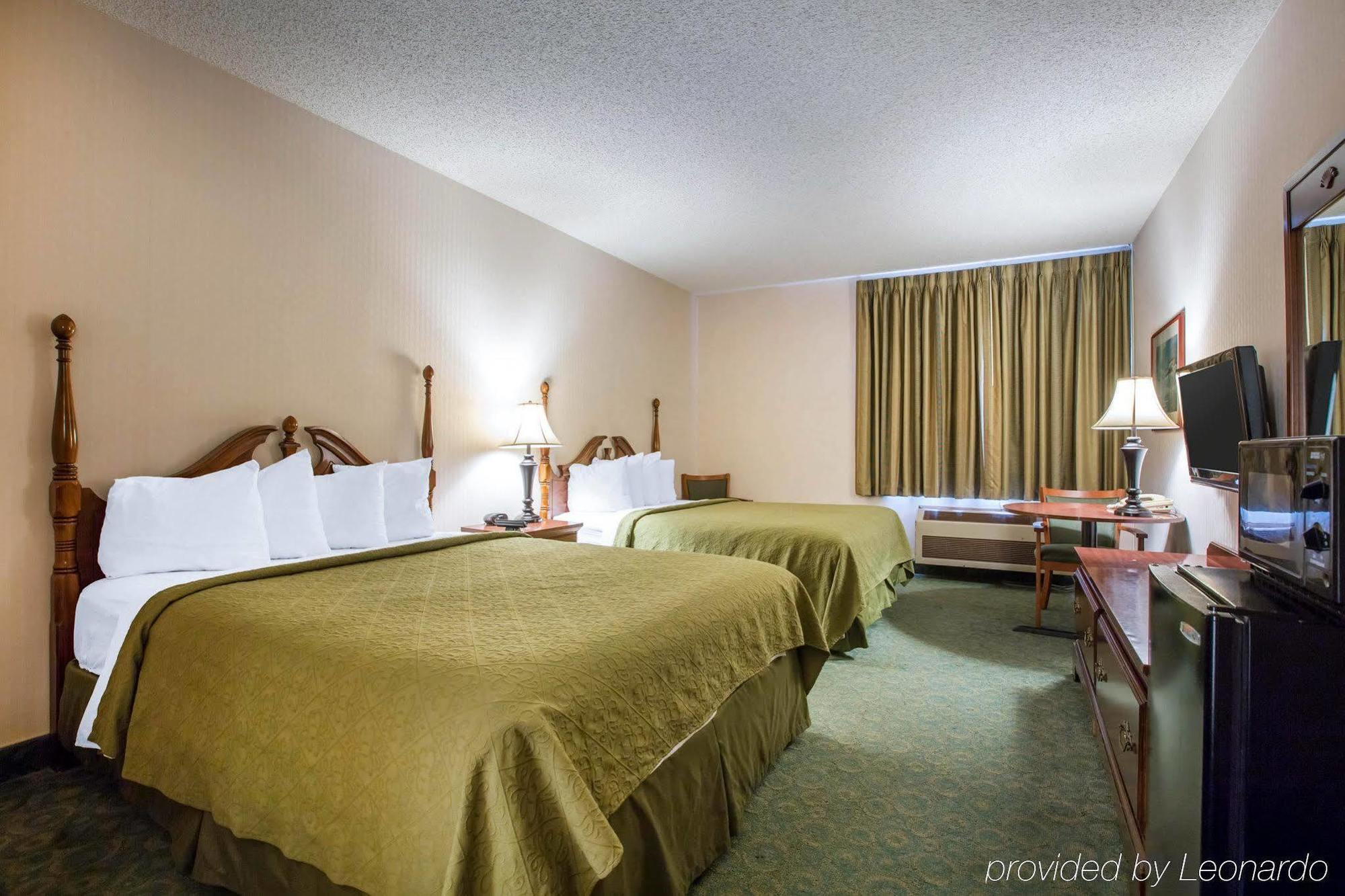 Отель Ramada By Wyndham Арката Экстерьер фото