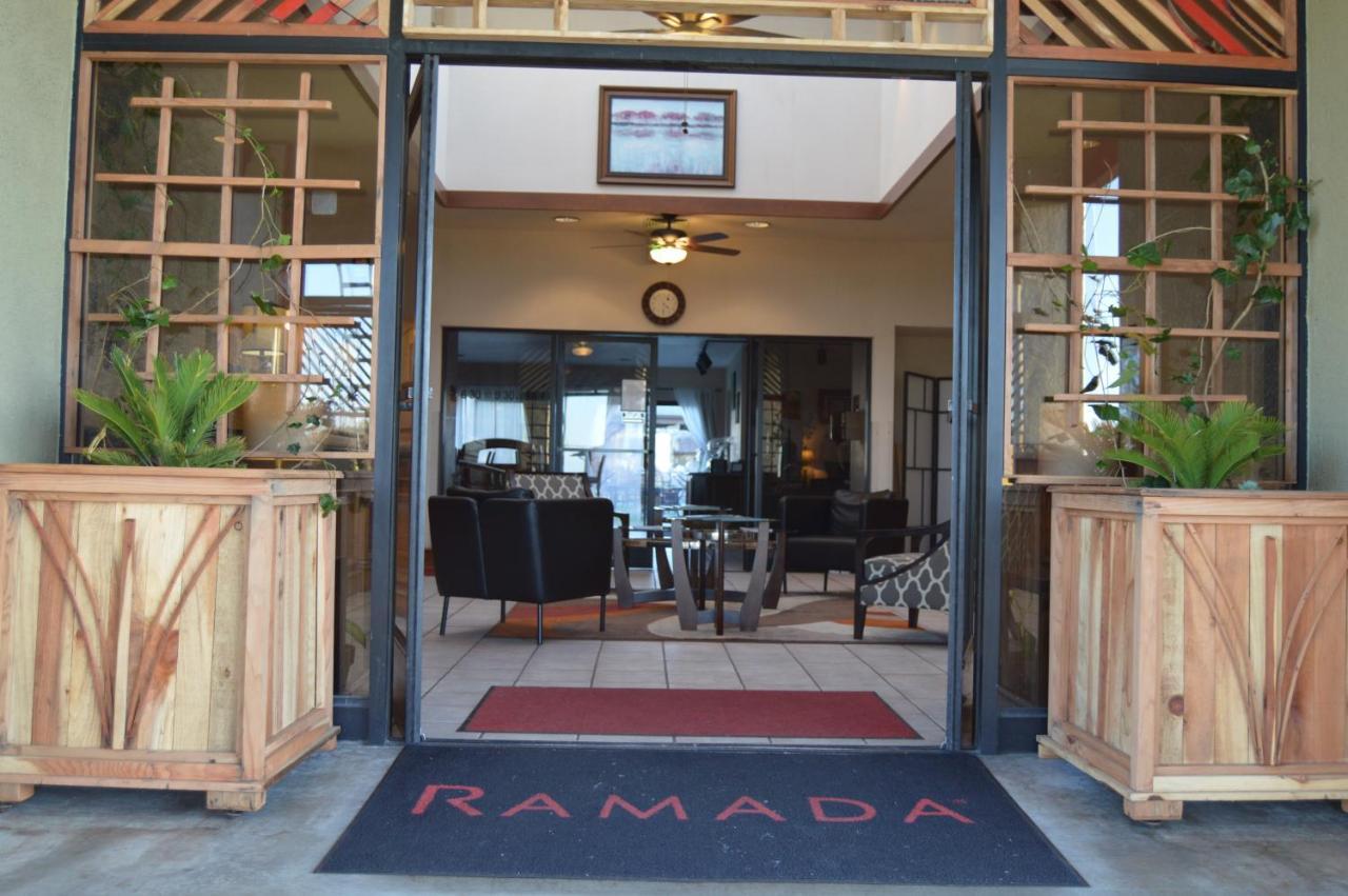 Отель Ramada By Wyndham Арката Экстерьер фото